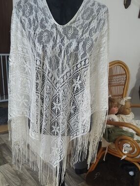 New !! White Cardi Shawl Sll/Poucho